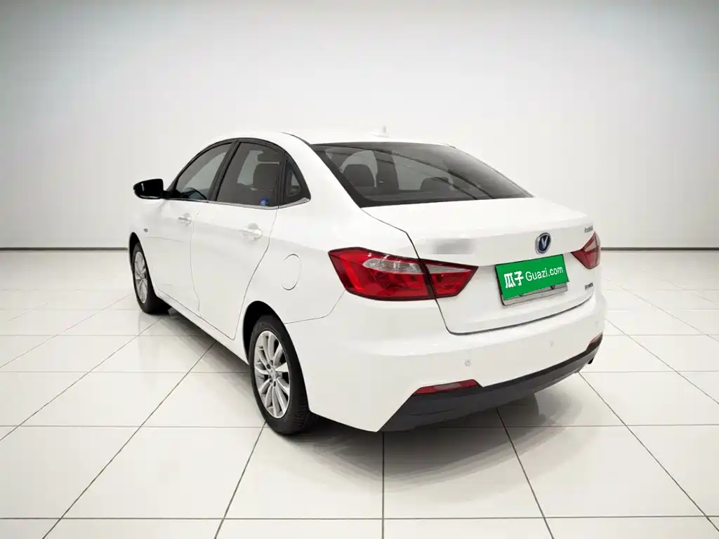 Фото 4 - Changan Yuexiang V7
