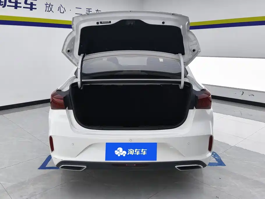 Фото 4 - Changan Eado