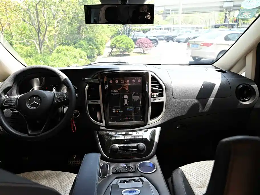 Mercedes-Benz Vito 2021 2.0T Elite 7-Seater фото 13