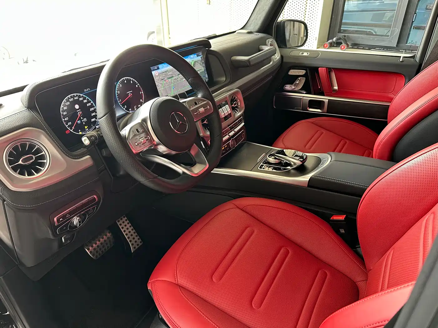 Mercedes-Benz G-Class 2024 G 500 фото 9
