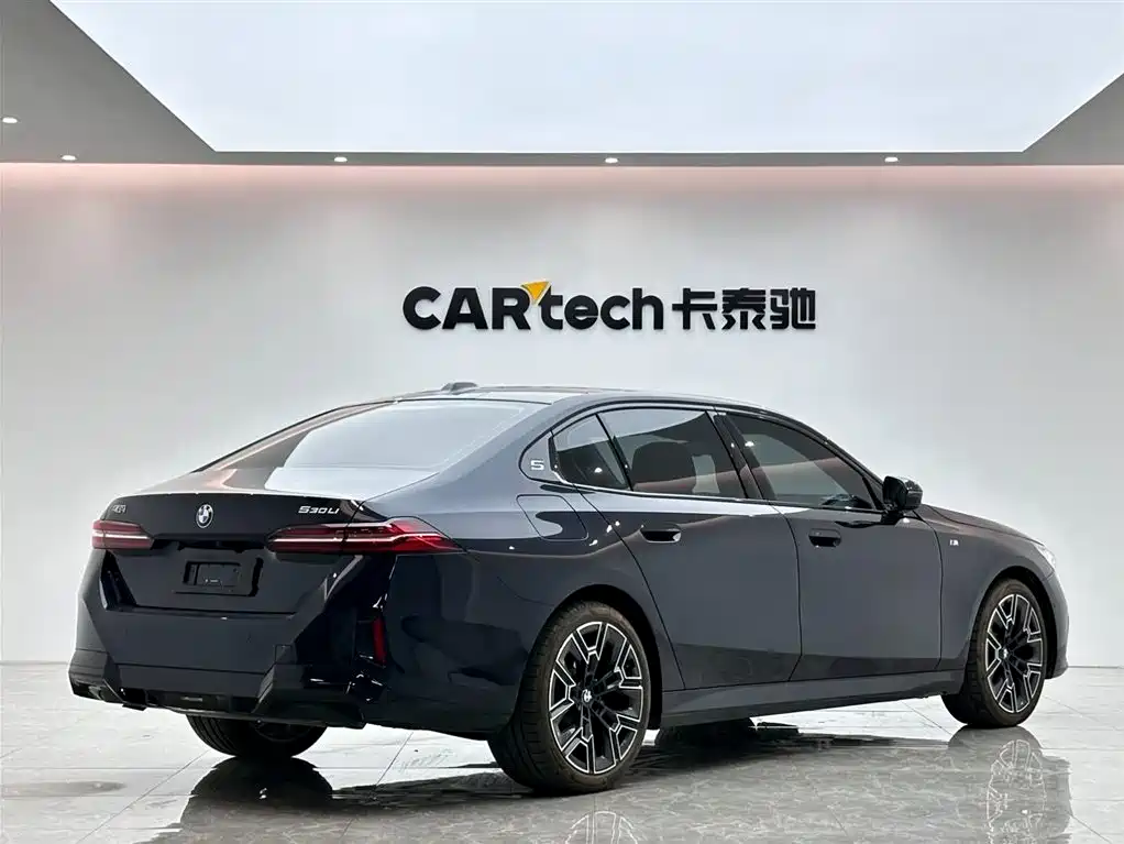 BMW 5 Series 2025 530Li Premium M Sport Package фото 5