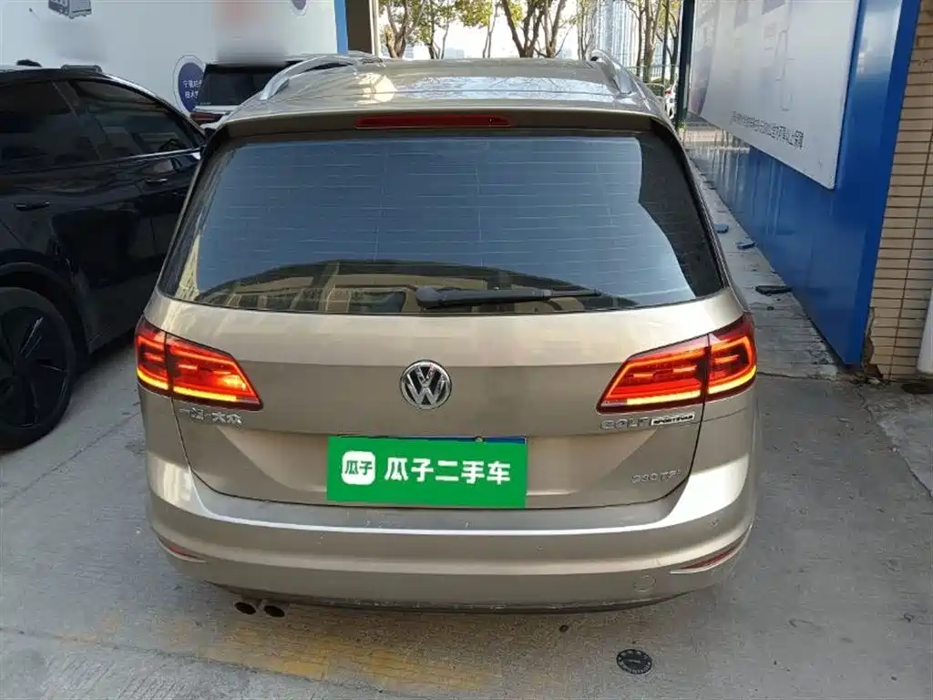 Volkswagen Golf Sportsvan 2018 230TSI Automatic Progressive фото 4