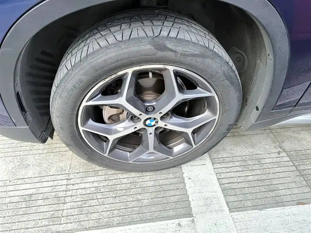 BMW X1 2018 sDrive18Li Premium Model фото 23