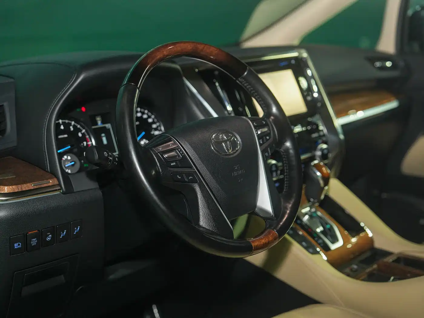 Toyota Alphard 2018 3.5L Premium фото 13