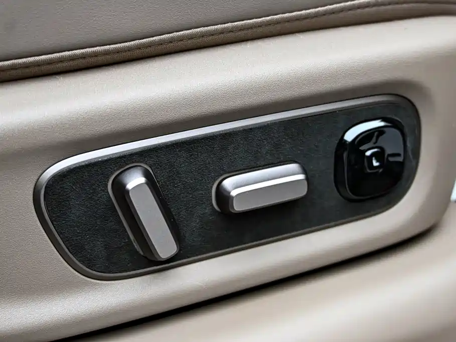 Li Auto Li i8 2026 2025 Standard Edition