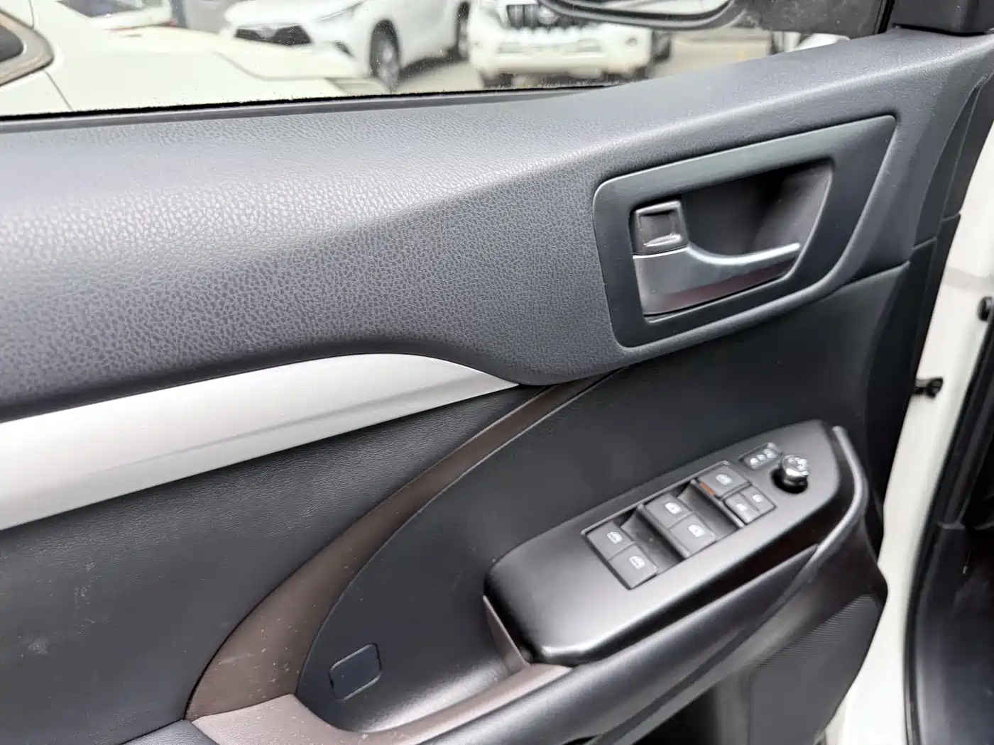 Toyota Highlander 2018 2.0T 4WD Luxury 7-seater China VI фото 7