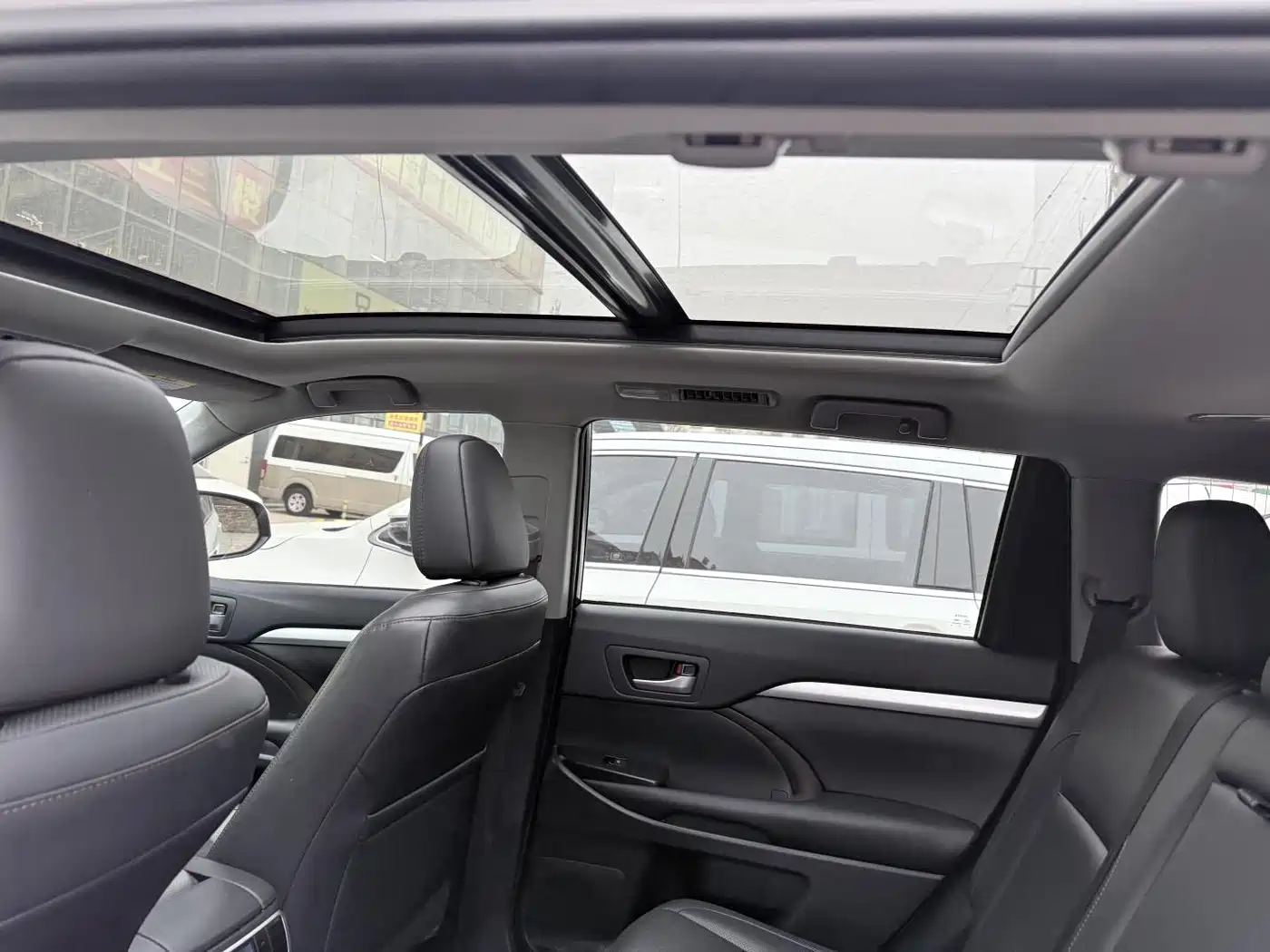 Toyota Highlander 2018 2.0T 4WD Luxury 7-seater China VI фото 13