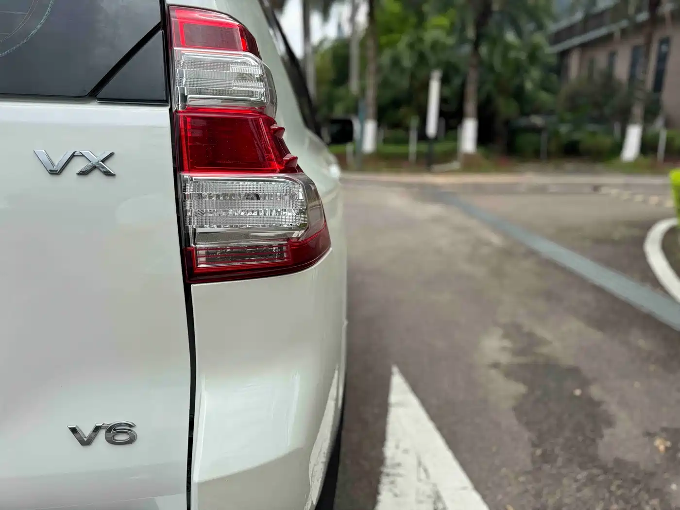 Toyota Prado 2010 4.0L Automatic TX-L фото 18
