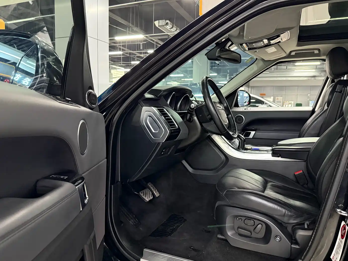 Land Rover Range Rover Sport 2016 3.0 SDV6 HSE фото 7
