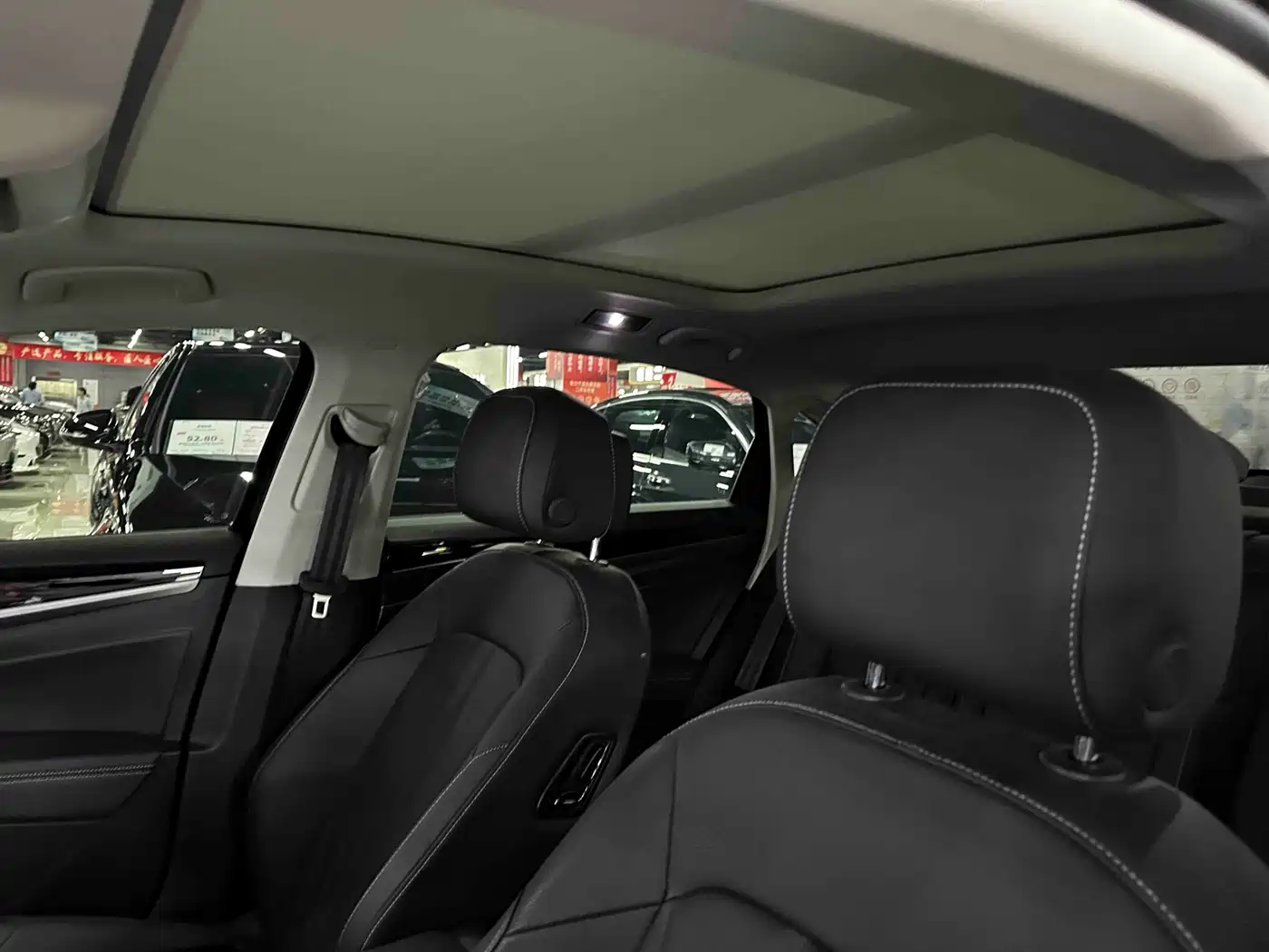 Volkswagen Passat 2026 2026 Outstanding Edition 380TSI Starlight Dragon Soaring Version