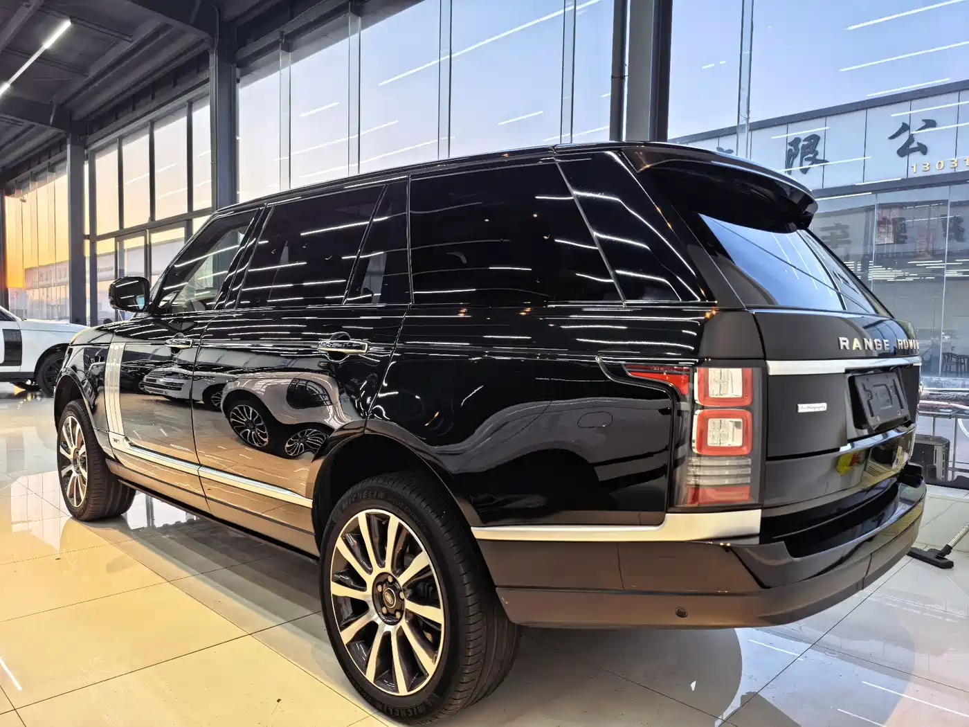 Land Rover Range Rover 2017 3.0 SC V6 AB Ultimate Autobiography LWB фото 2