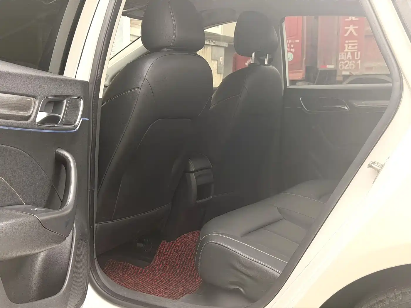 Roewe i6 2018 2018 20T Automatic Internet ZhiXiang Edition