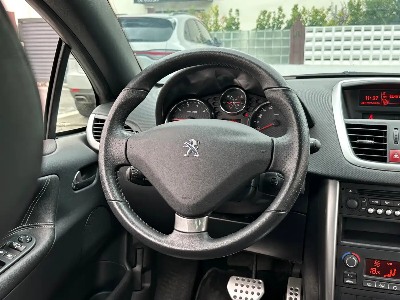 Peugeot 207 (Import) 2013 2013 1.6L CC Roland Garros Luxury