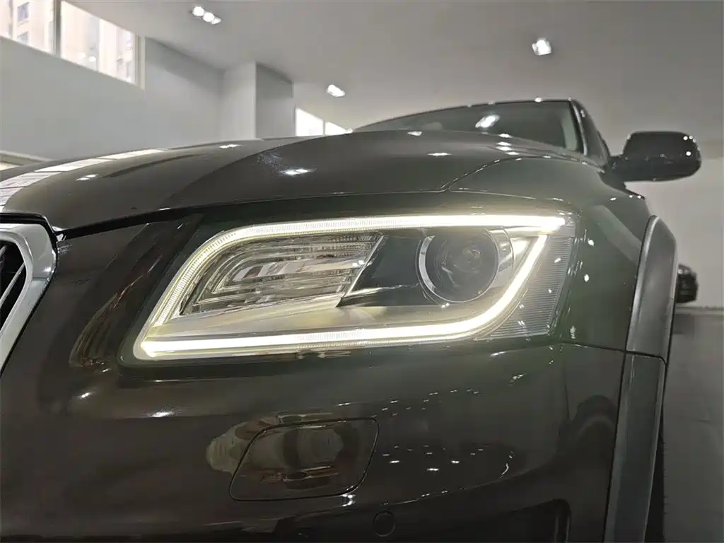 Audi Q5 2018 2017 Plus 40 TFSI Technology