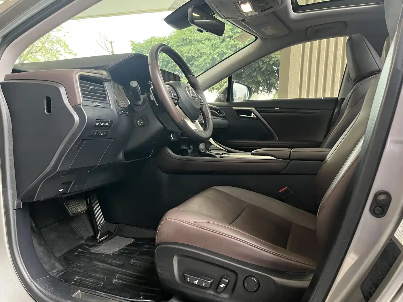 Lexus RX 2020 Facelift 300 AWD Elegance Edition фото 4