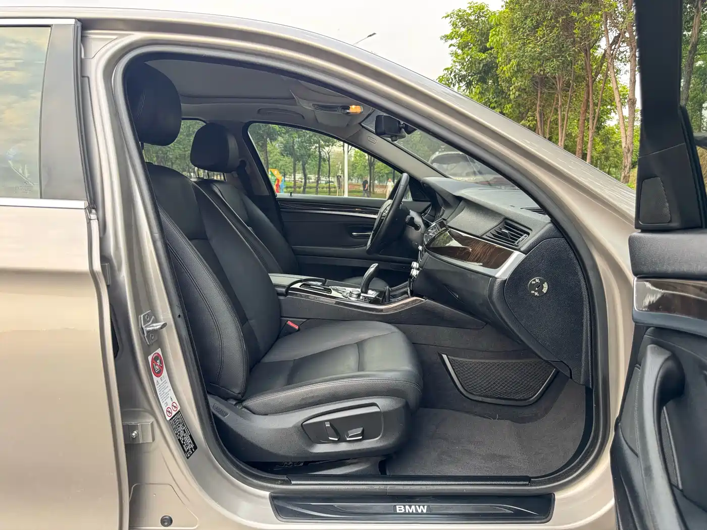 BMW 5 Series 2014 525Li Leading фото 16