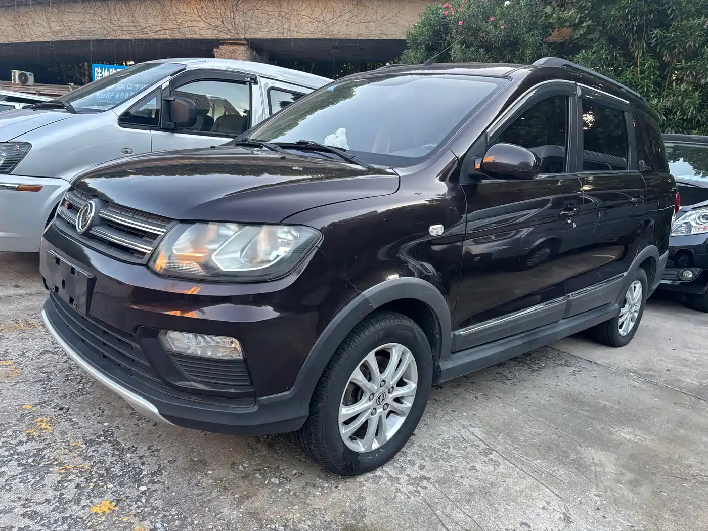 Dongfeng Fengguang Fengguang 370 2017 2016 1.5L Manual Standard Type II 7-Seat