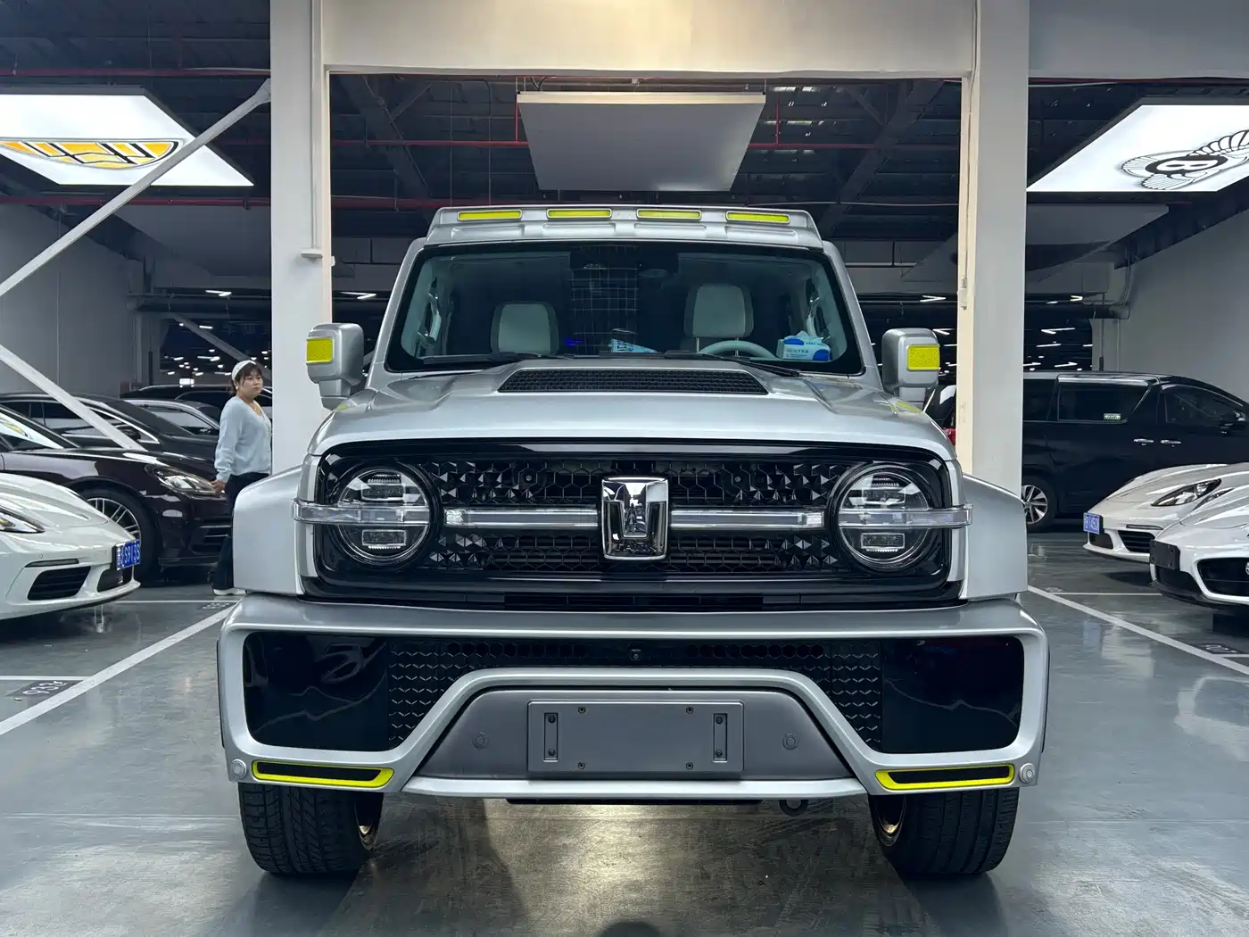 TANK CO CREATION TANK 300