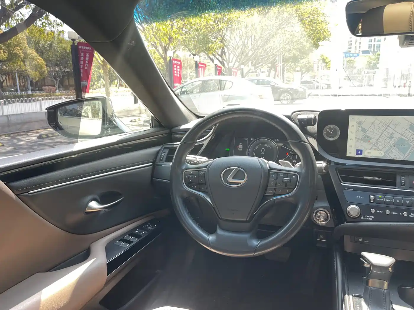 Lexus ES 2022 300h Excellence Edition фото 10