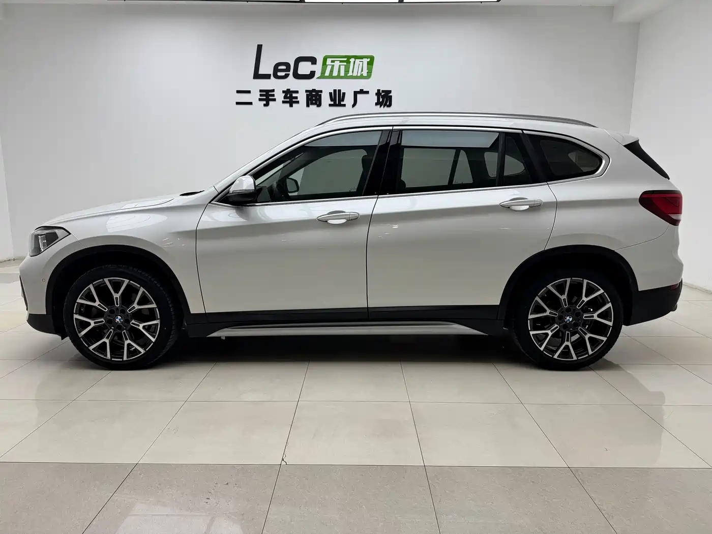 BMW X1 2020 xDrive25Li Premium Edition фото 11