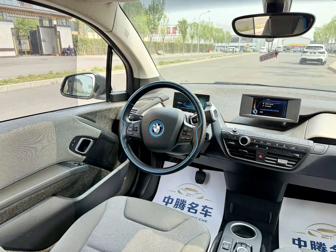 BMW I3