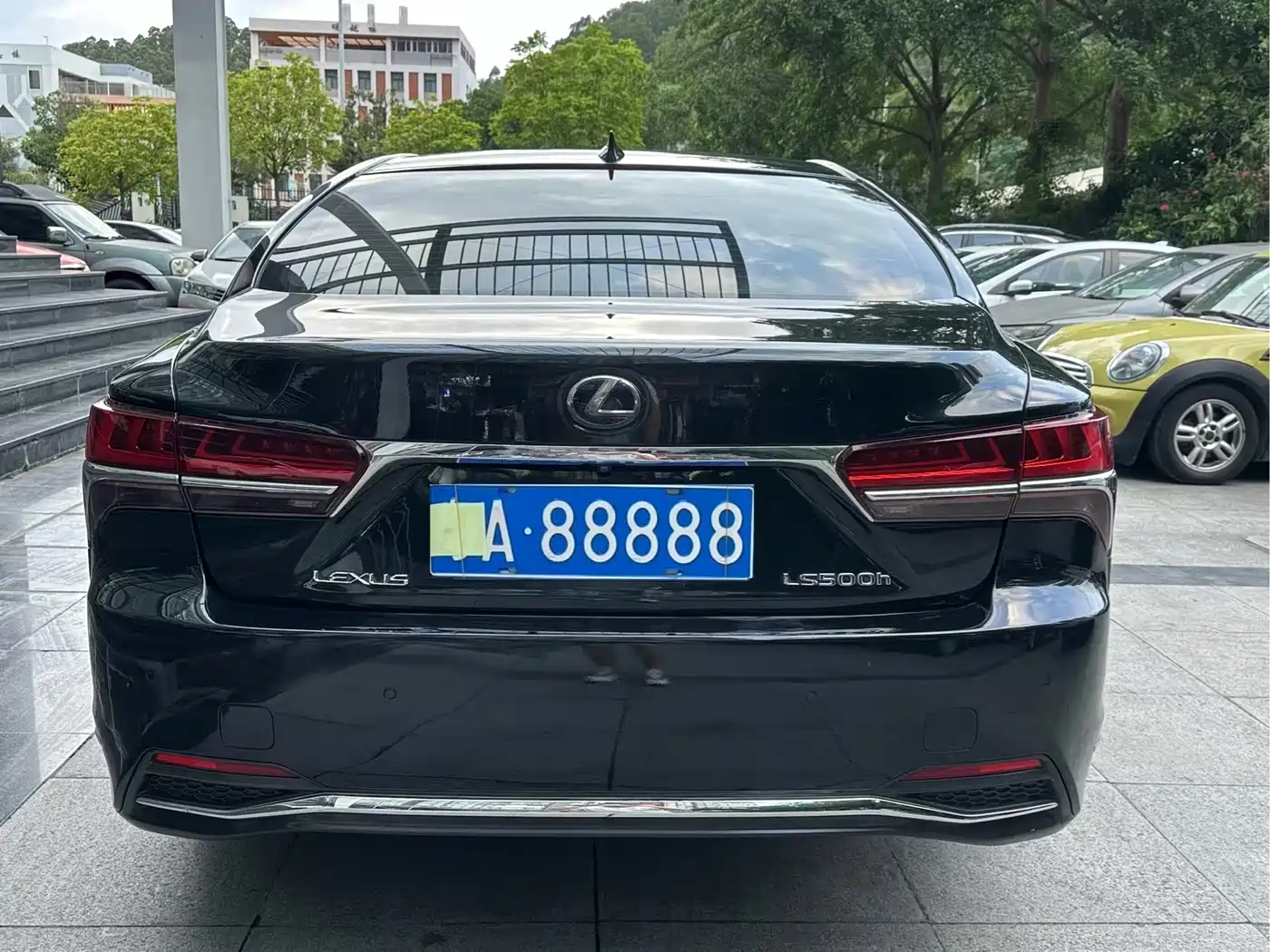 Lexus LS 2018 500h Executive Edition China V фото 8