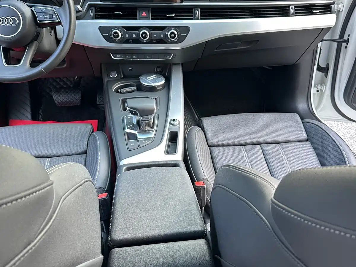 Audi A4L 2022 40 TFSI Luxury Dynamic фото 14