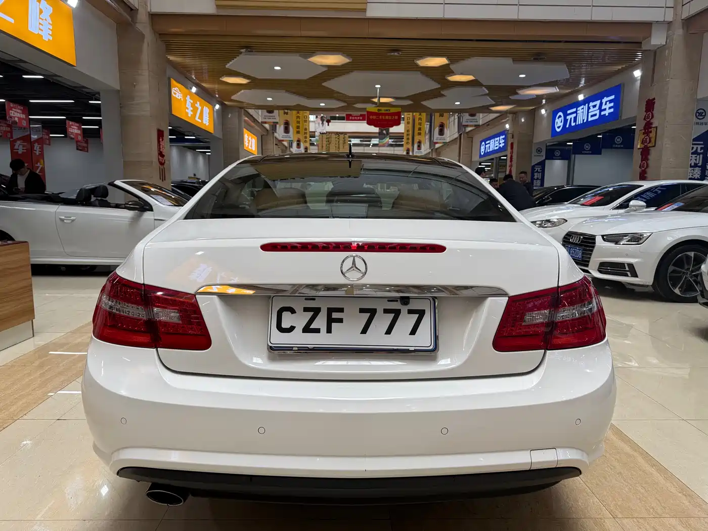 Mercedes-Benz E-Class (Import) 2012 E 200 CGI Coupe фото 8