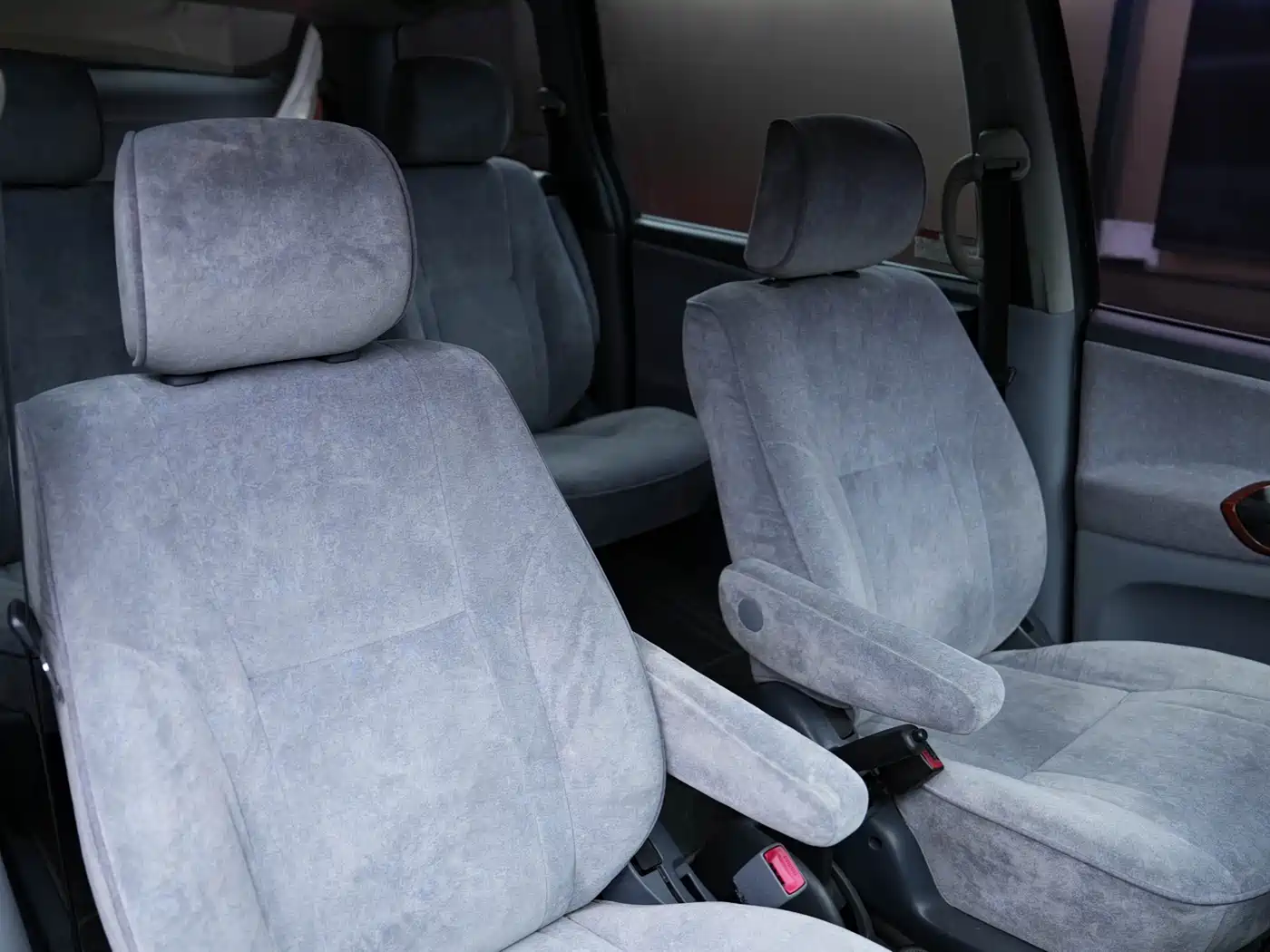 Toyota Previa фото 16