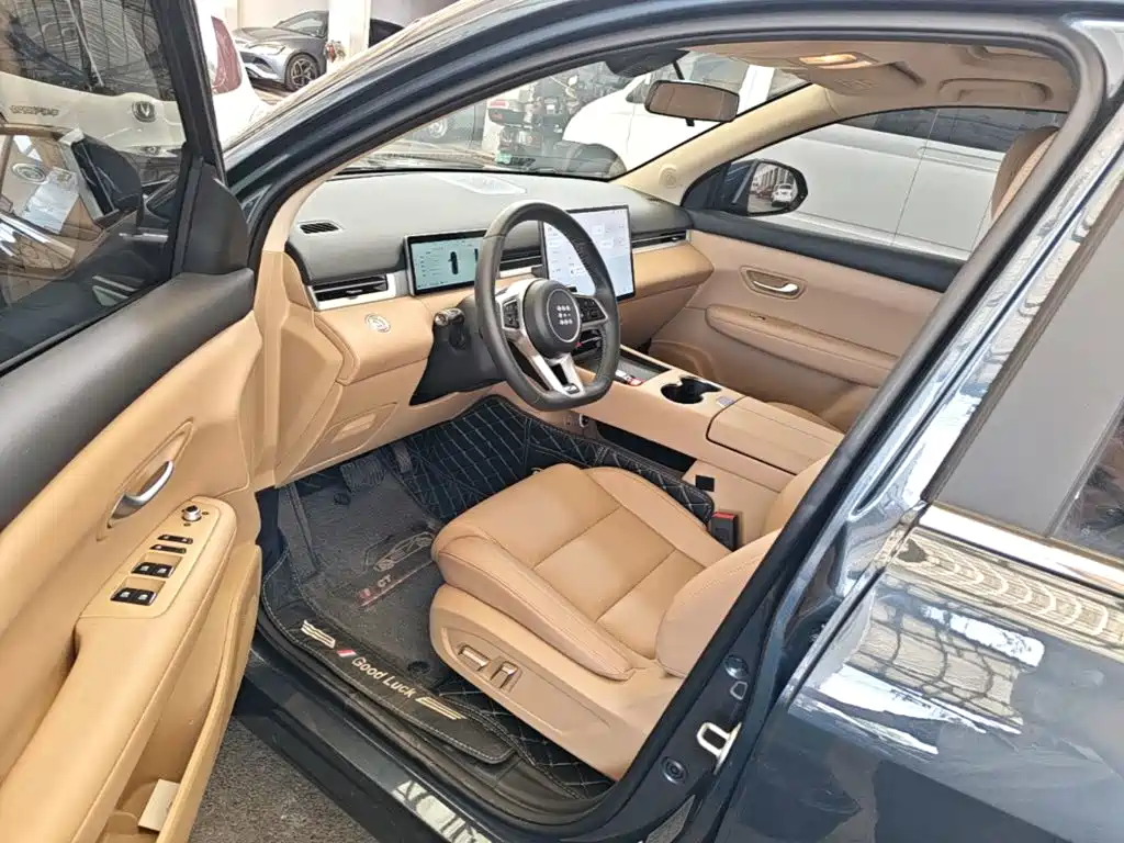 Landian E5 PLUS 2026 2026 165km Long Range First Experience Edition (7-seater)