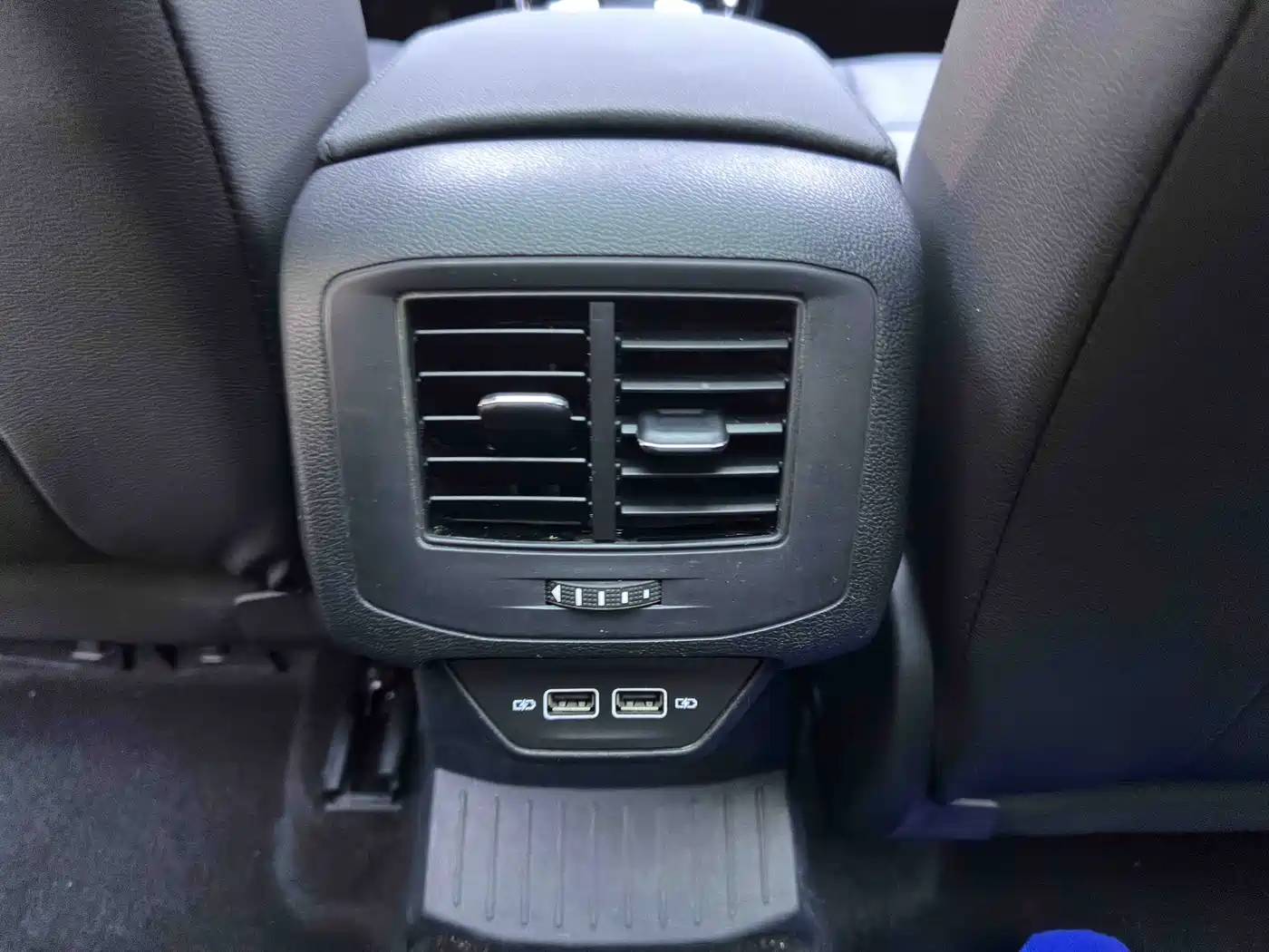 VOLKSWAGEN T ROC EXPLORING SONGS