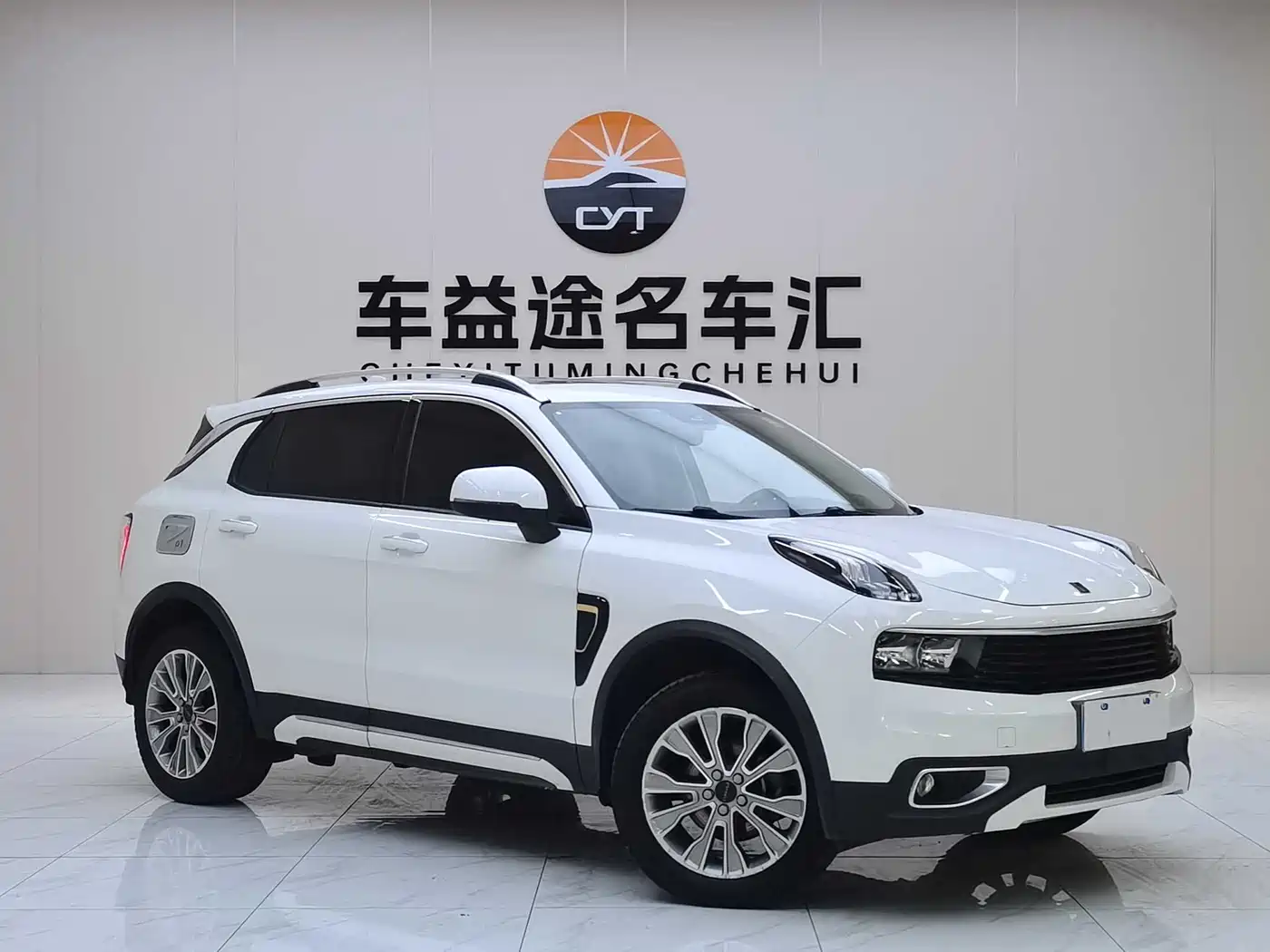 Lynk & Co 01 2017 2.0T 2WD фото 3