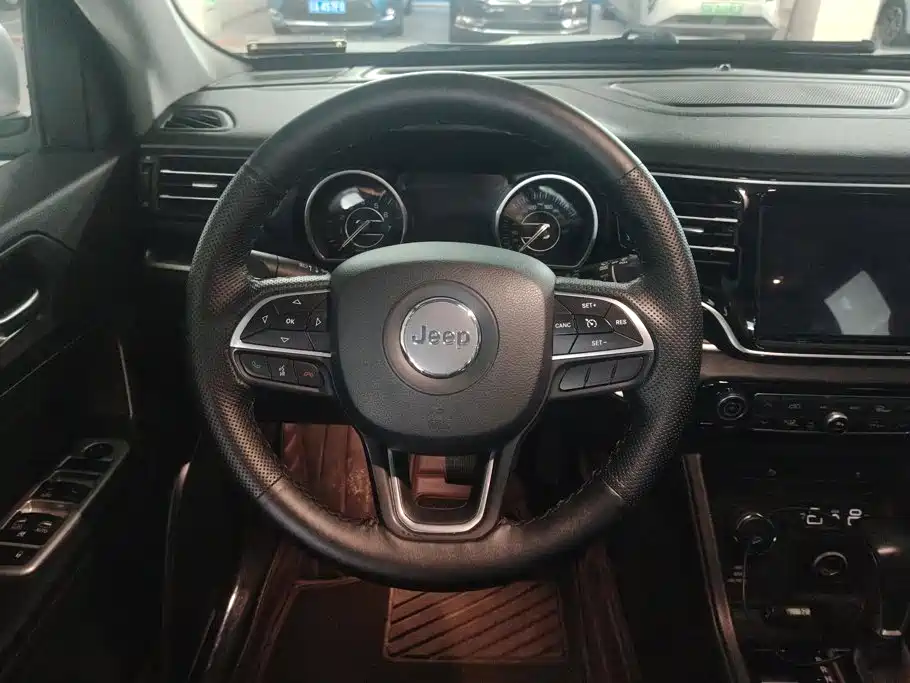 Jeep Grand Commander 2019 2018 2.0T AWD Premium Navigation Edition (China V)