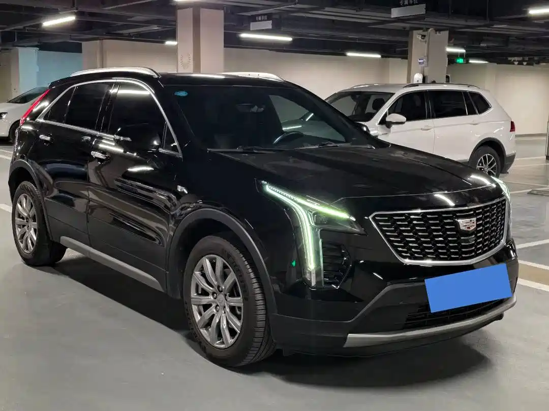 CADILLAC XT4
