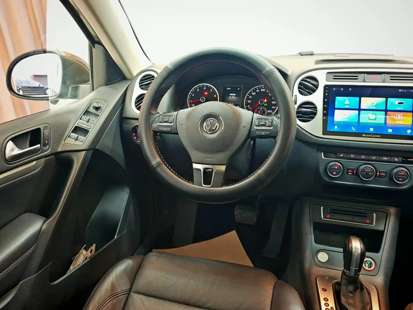 Volkswagen Tiguan 2015 1.8TSI Automatic 2WD Highline фото 13