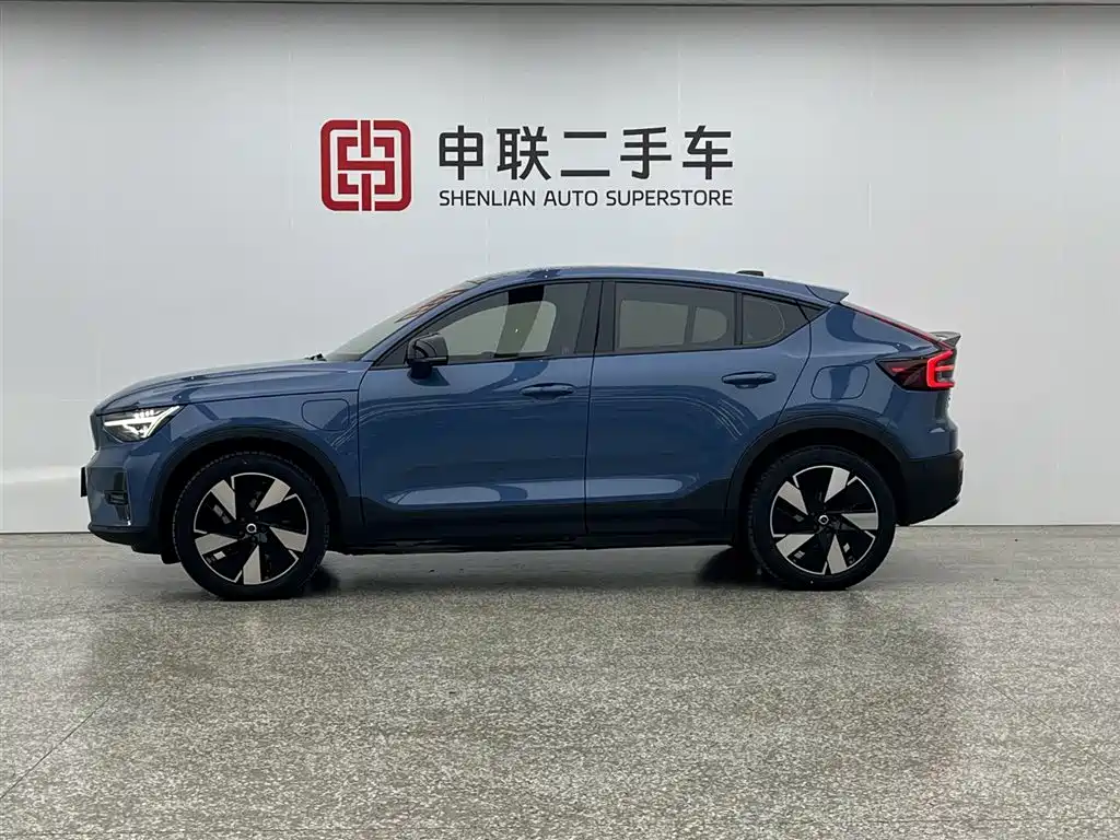 VOLVO C40