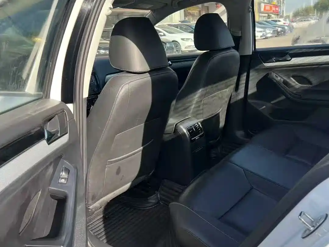 Volkswagen Sagitar 2017 230TSI Automatic Comfort фото 4