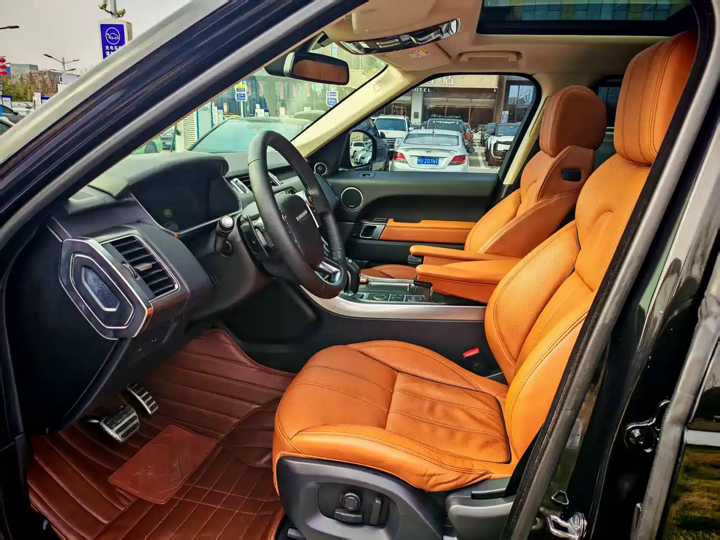 Land Rover Range Rover Sport 2016 Model 3.0 SC V6 HSE DYNAMIC фото 4