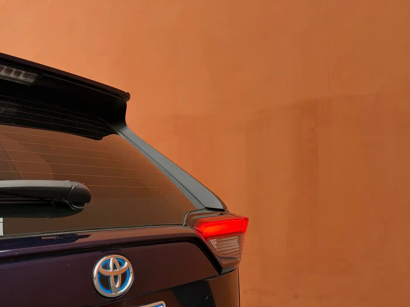 Toyota RAV4 Rongfang 2023 Hybrid 2.5L E-CVT 2WD Elite Plus Edition фото 17