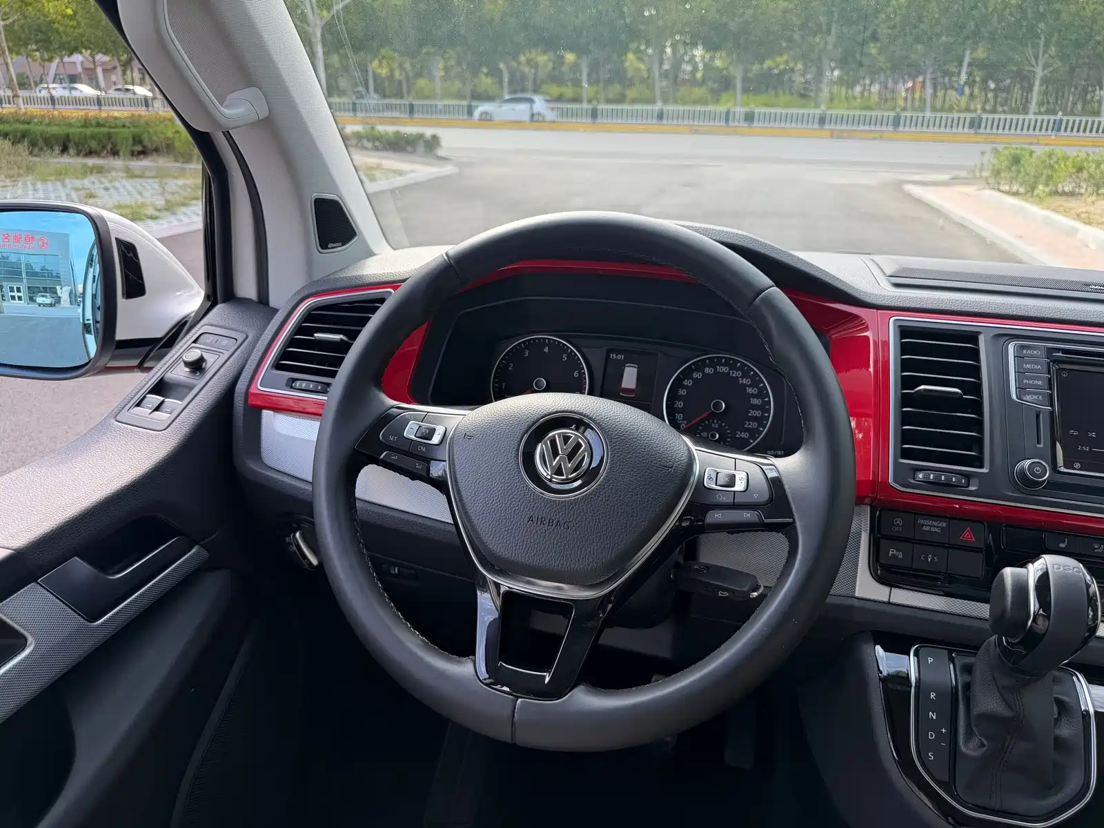 Фото 8 - Volkswagen Multivan