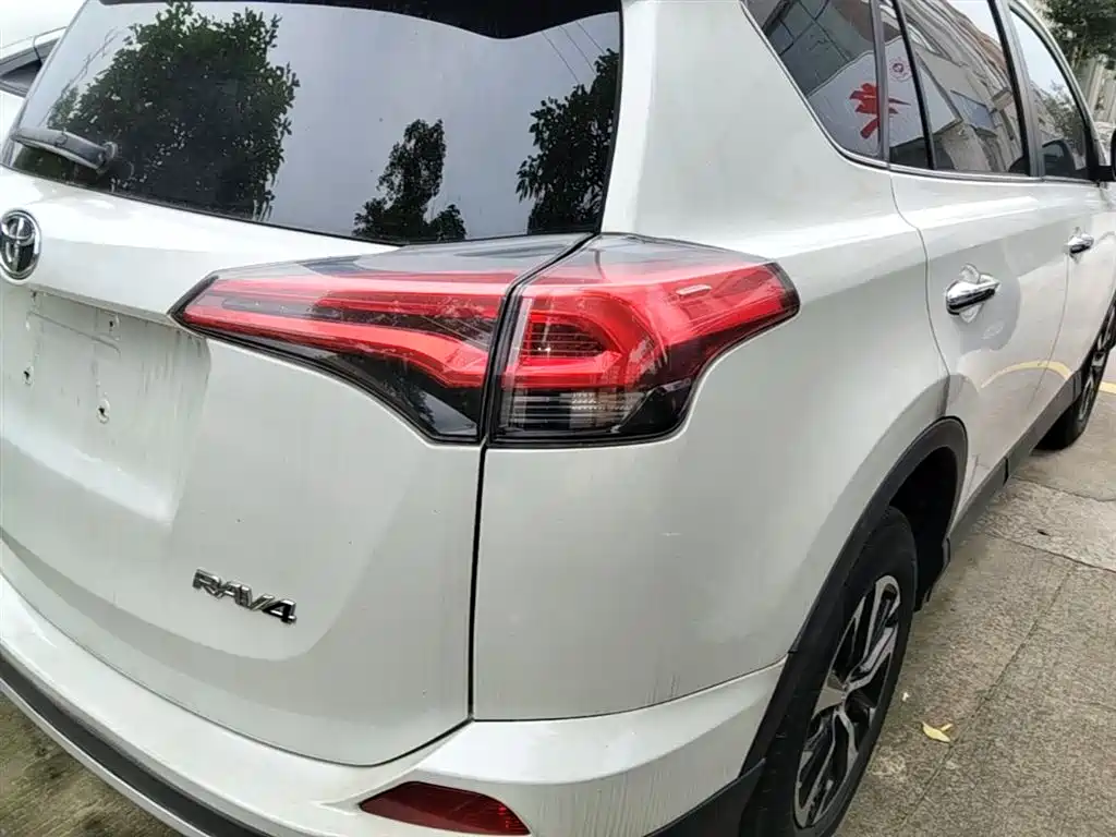 Toyota RAV4 Rongfang 2016 2.0L CVT 2WD Smart (China V) фото 8