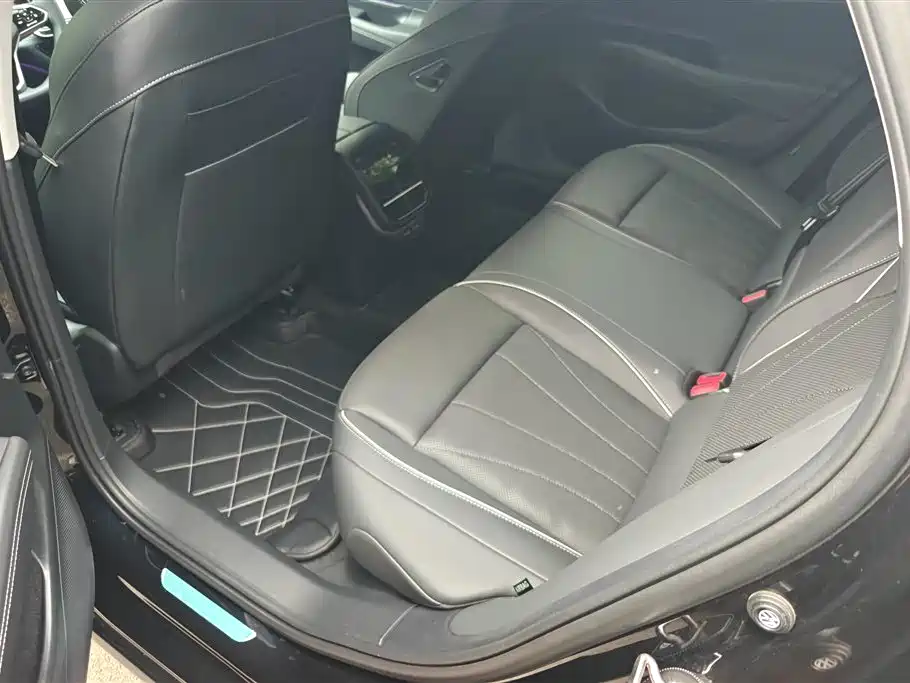Volkswagen Passat 2025 Pro 380TSI Dragon Prestige Edition фото 11