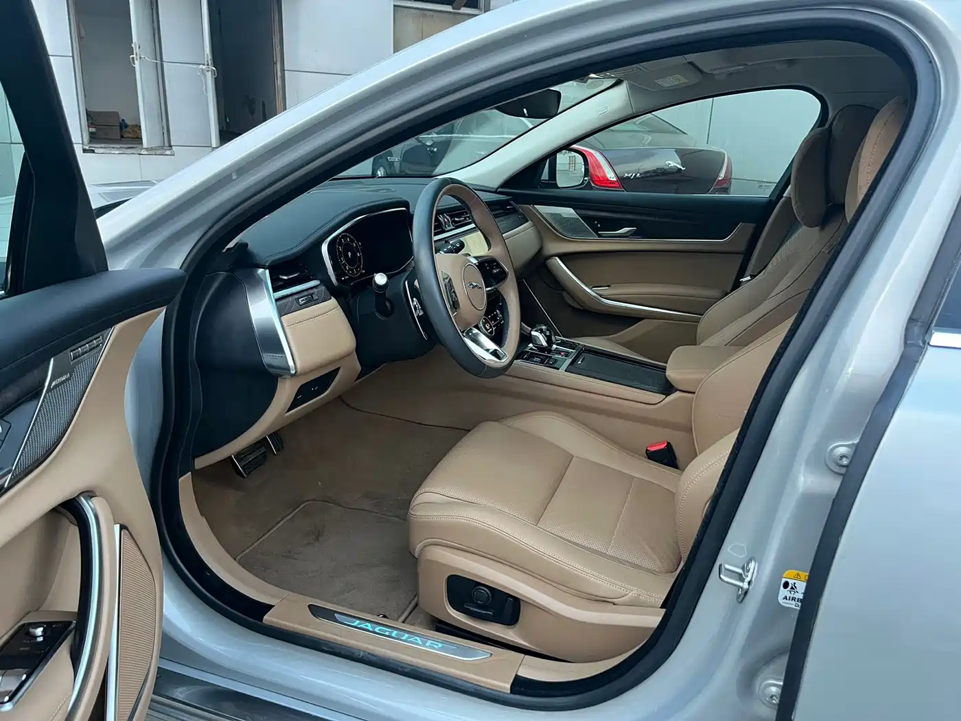 Jaguar XFL 2025 2025 2.0T P250 FWD Luxury Edition