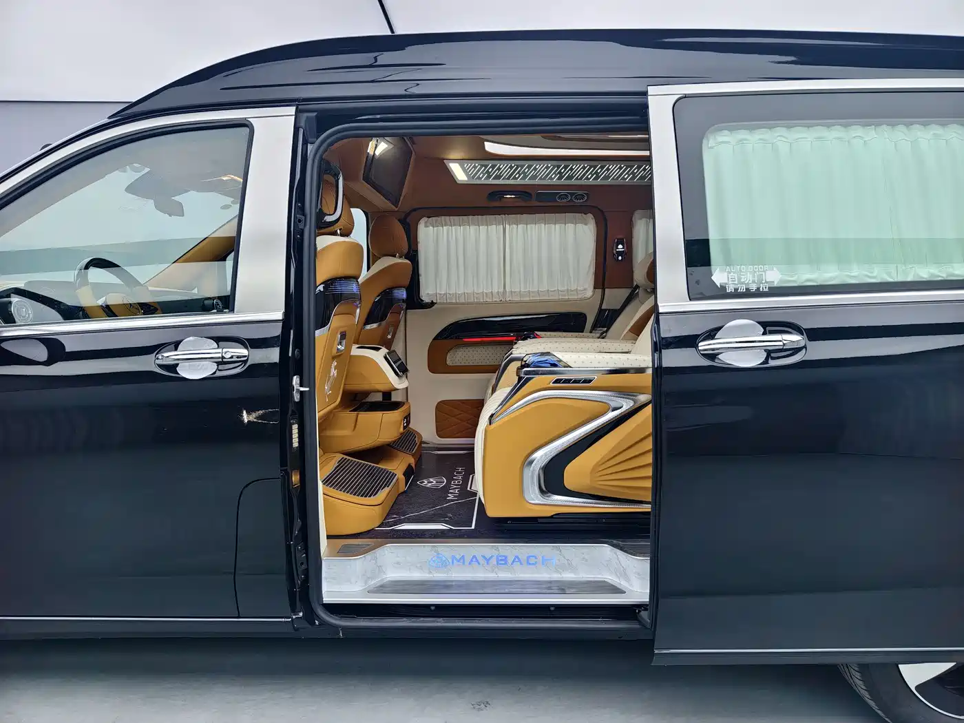 Mercedes-Benz Vito 2024 2.0T Business 7-Seater фото 11