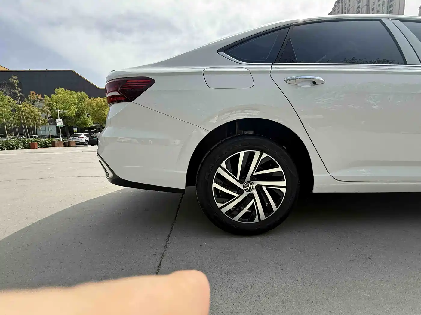 Volkswagen Lavida 2024 Model 300TSI DSG Starlight Leading Edition фото 8