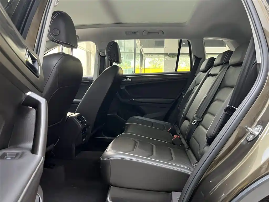 Volkswagen Tiguan L 2017 330TSI Automatic 2WD Flagship Edition фото 16