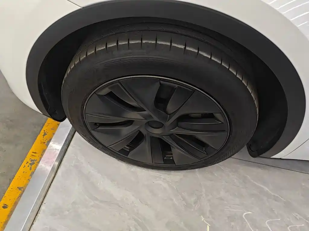 Фото 23 - Tesla Model Y