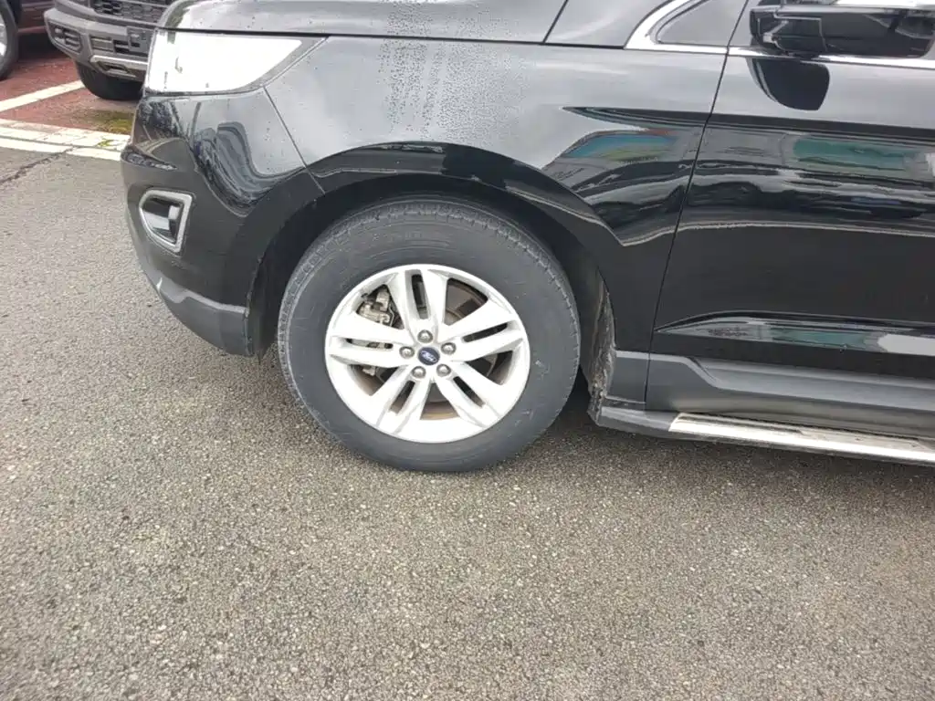 Ford Edge 2017 2016 EcoBoost 245 2WD Platinum 7-Seater