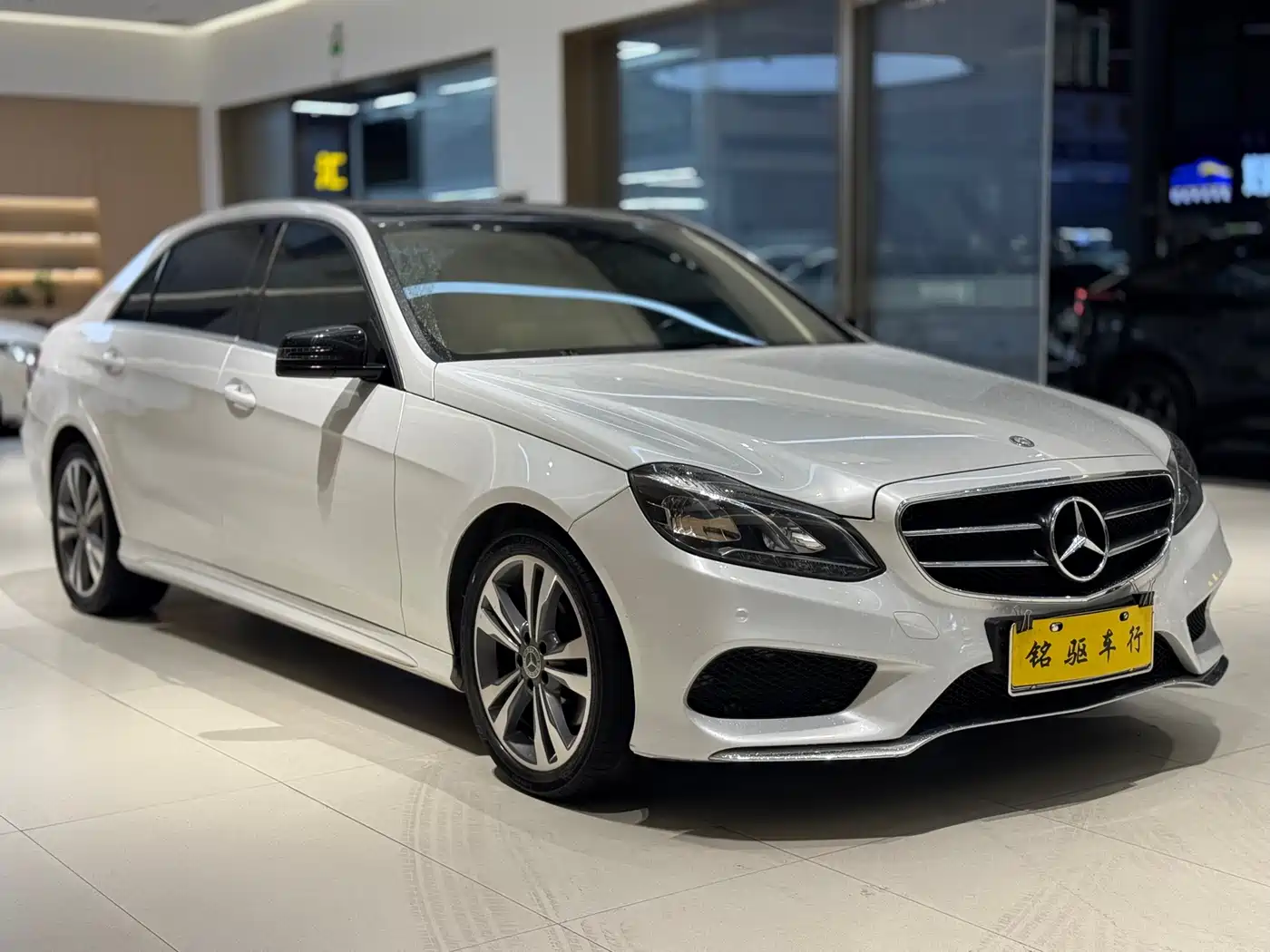 Mercedes-Benz E-Class 2014 E 260 L Sport фото 6