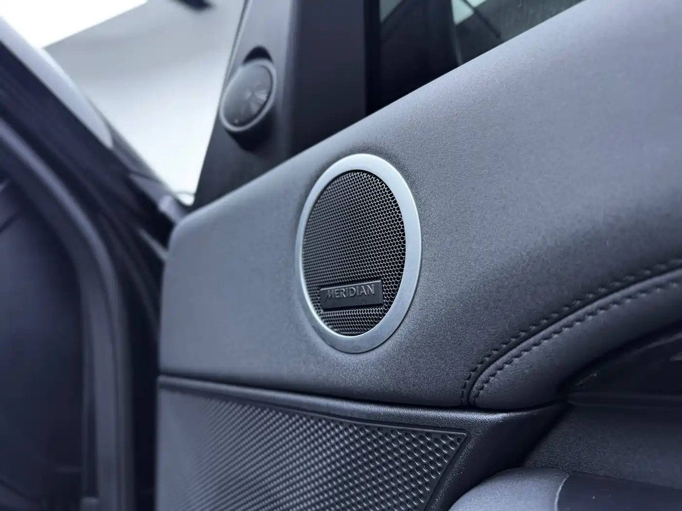 Land Rover Discovery 2024 Model 360PS S фото 22
